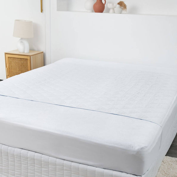 Invizi Protettore Assorbente Lavabile per Letto Con Lembi di Fissaggio